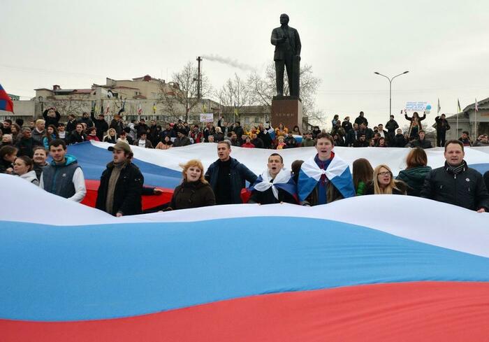 Жители Симферополя на митинге против новой власти на Украине, 1 марта 2014 года Фото: Александр Миридонов / «Коммерсантъ»
