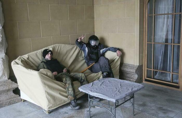 Протестующие захватили загородную резиденцию президента Украины Виктора Януковича